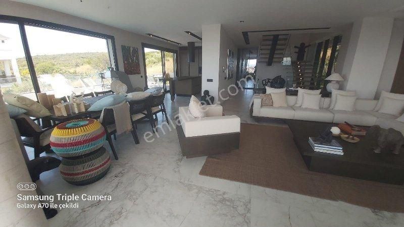 Izmir Cesme Ardic Sea View Detached Triplex Villa With Elevator And Pool, 6+2 Rooms - Görsel 16
