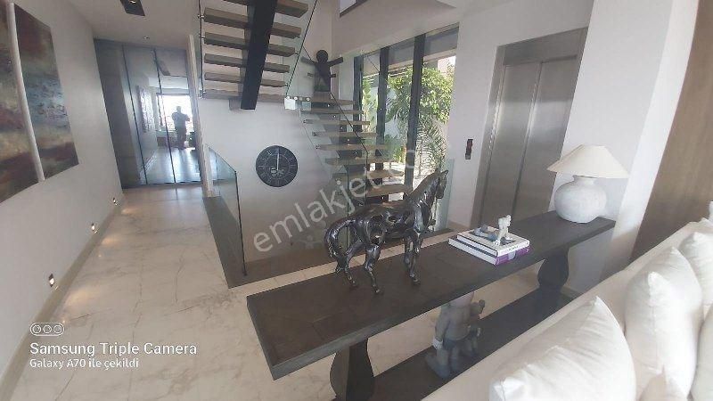 Izmir Cesme Ardic Sea View Detached Triplex Villa With Elevator And Pool, 6+2 Rooms - Görsel 19