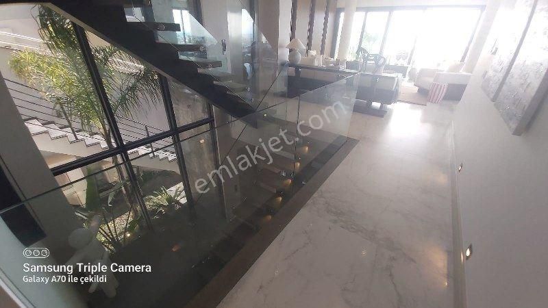 Izmir Cesme Ardic Sea View Detached Triplex Villa With Elevator And Pool, 6+2 Rooms - Görsel 24