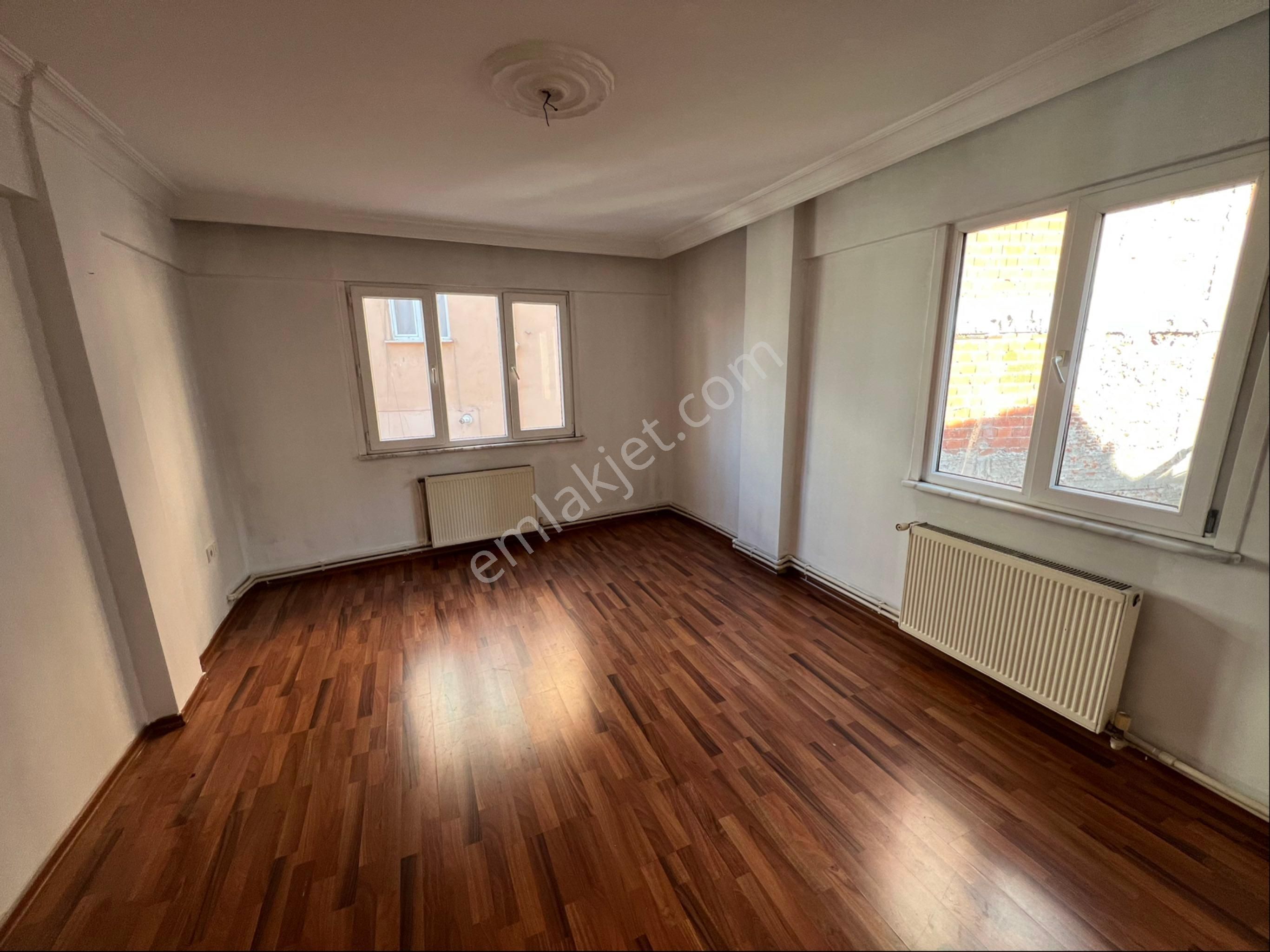 Üsküdar Aziz Mahmut Hüdayi Kiralık Daire Naz Emlaktan Üsküdar Merkezde 2+1 Kiralık Daire