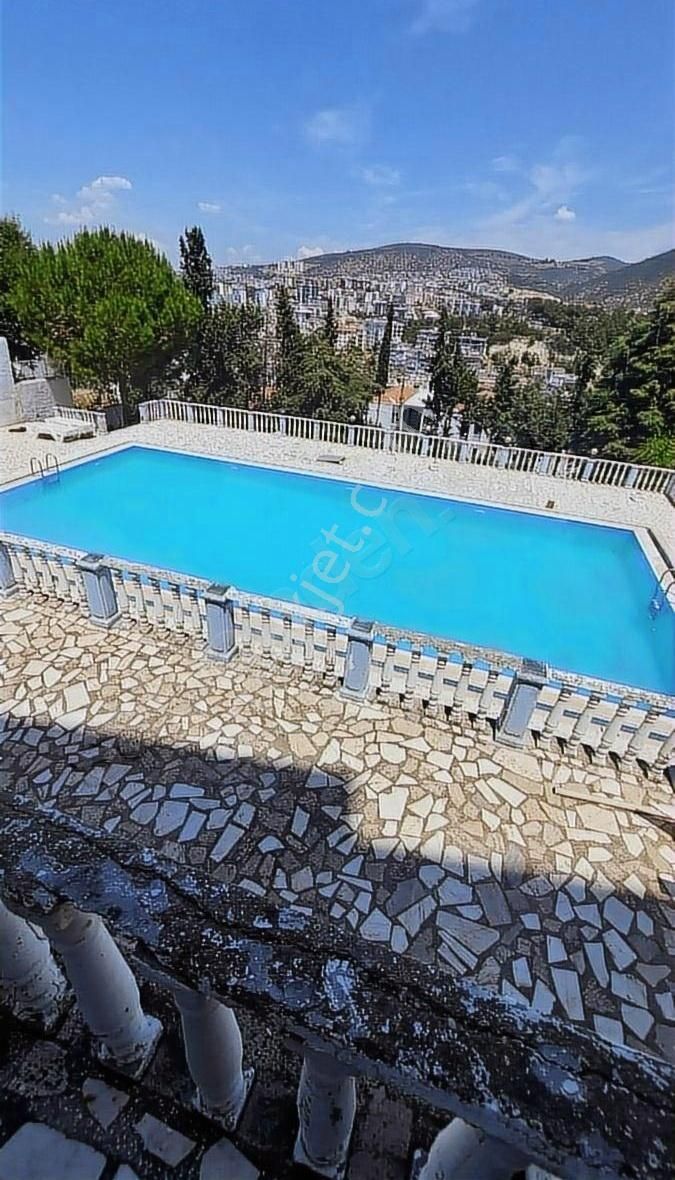 Kuşadası İkiçeşmelik Kiralık Daire Kuşadası İkiçeşmelikte Deniz Manzaralı Yüzme Havuzlu Kiralık 2+1