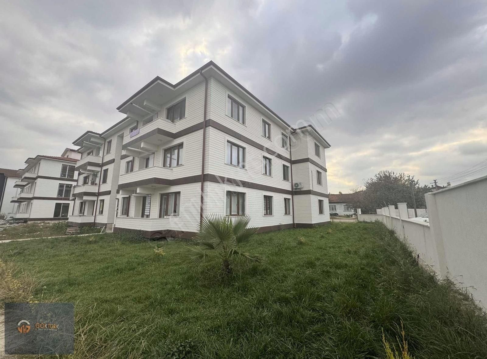 Akyazı Konuralp Satılık Daire Göktürk Emlaktan Satılık Site İçerisinde 2+1 Daire