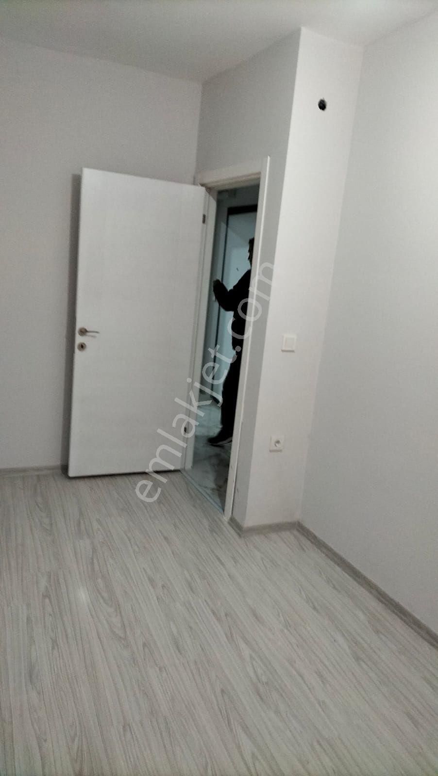 Esenler Namık Kemal Mah 2+1 Bodrum Daire - Görsel 12