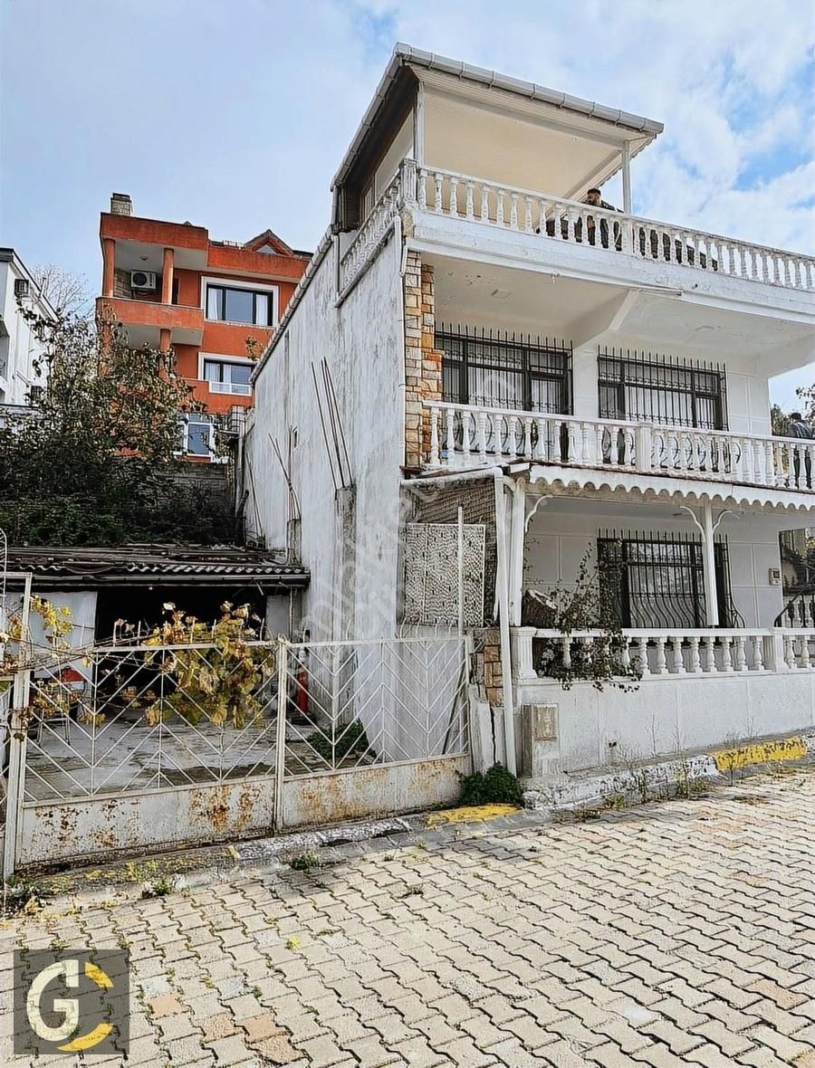 Beylikdüzü Gürpınar Satılık Villa Harika Konumda Büyük Metrekareli Denize Sıfır Satılık Villa