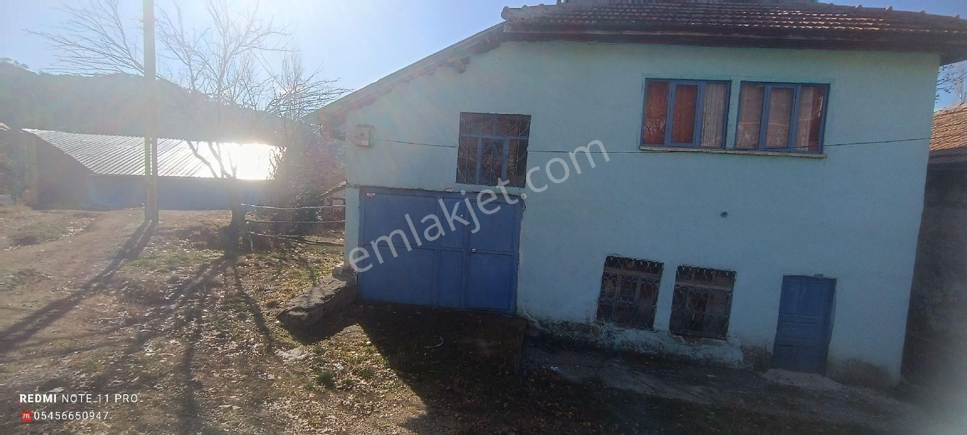 Yeşilova İğdir Köyü Satılık Daire Burdur Yeşil Ova İgdir Köyü 4 Dölüm Arazi İçinde 16 Büyük Baş Hayvan Ahırı