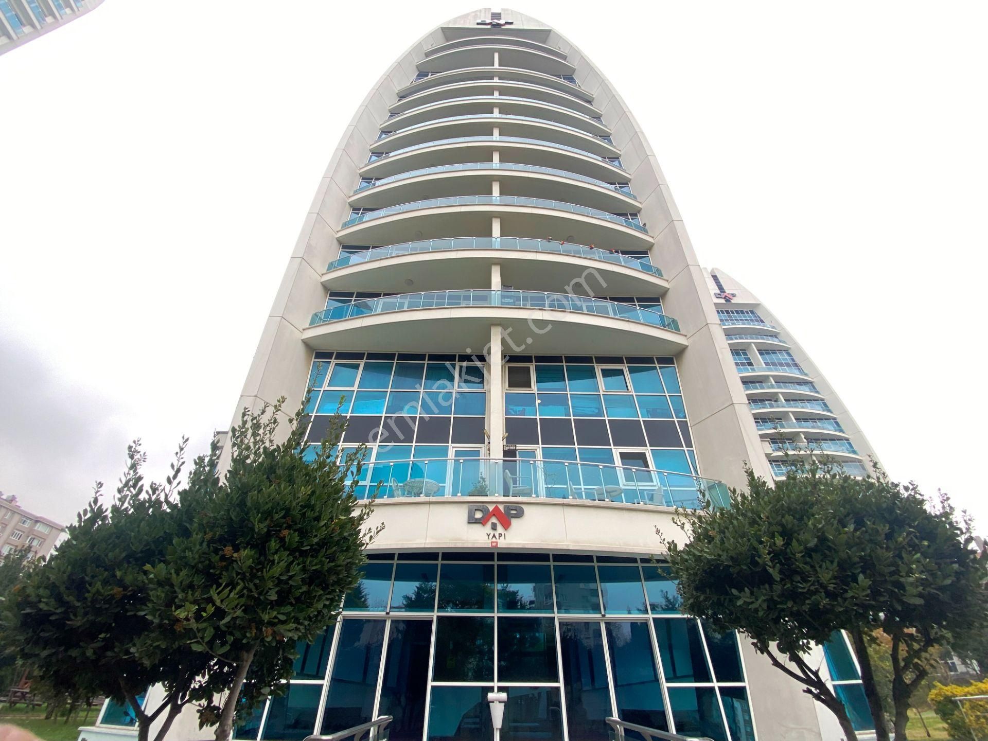 Kartal Kordonboyu Satılık Residence Dap Royal Towers'da 4.kat Ebeveynli Balkonlu 147m2 Satılık 3+1