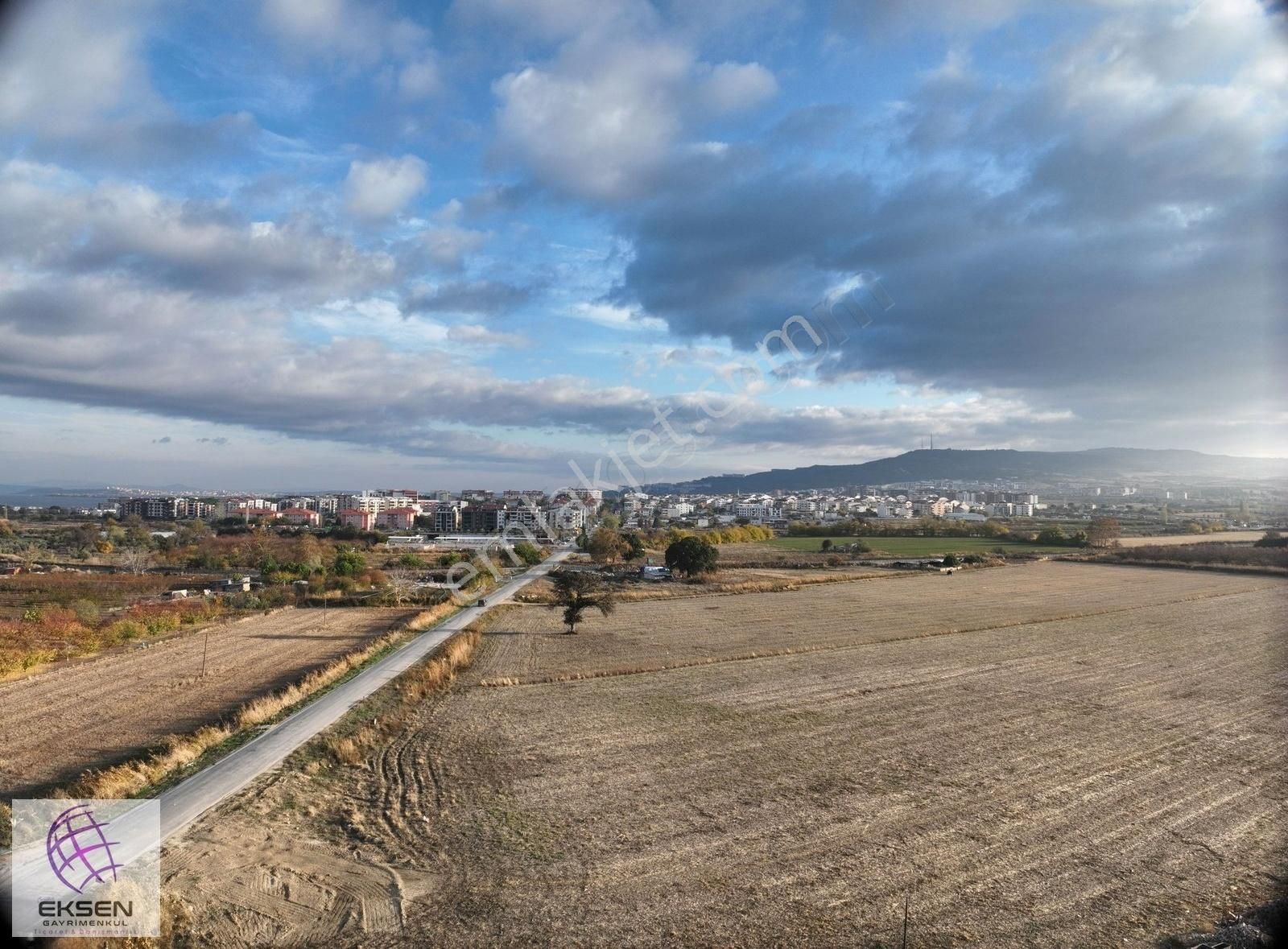 Çanakkale Merkez Çınarlı Köyü (Dardanos) Satılık Tarla Çanakkale Kepez Ana Yola Cepheli Satılık 23.668 M2 Tarla