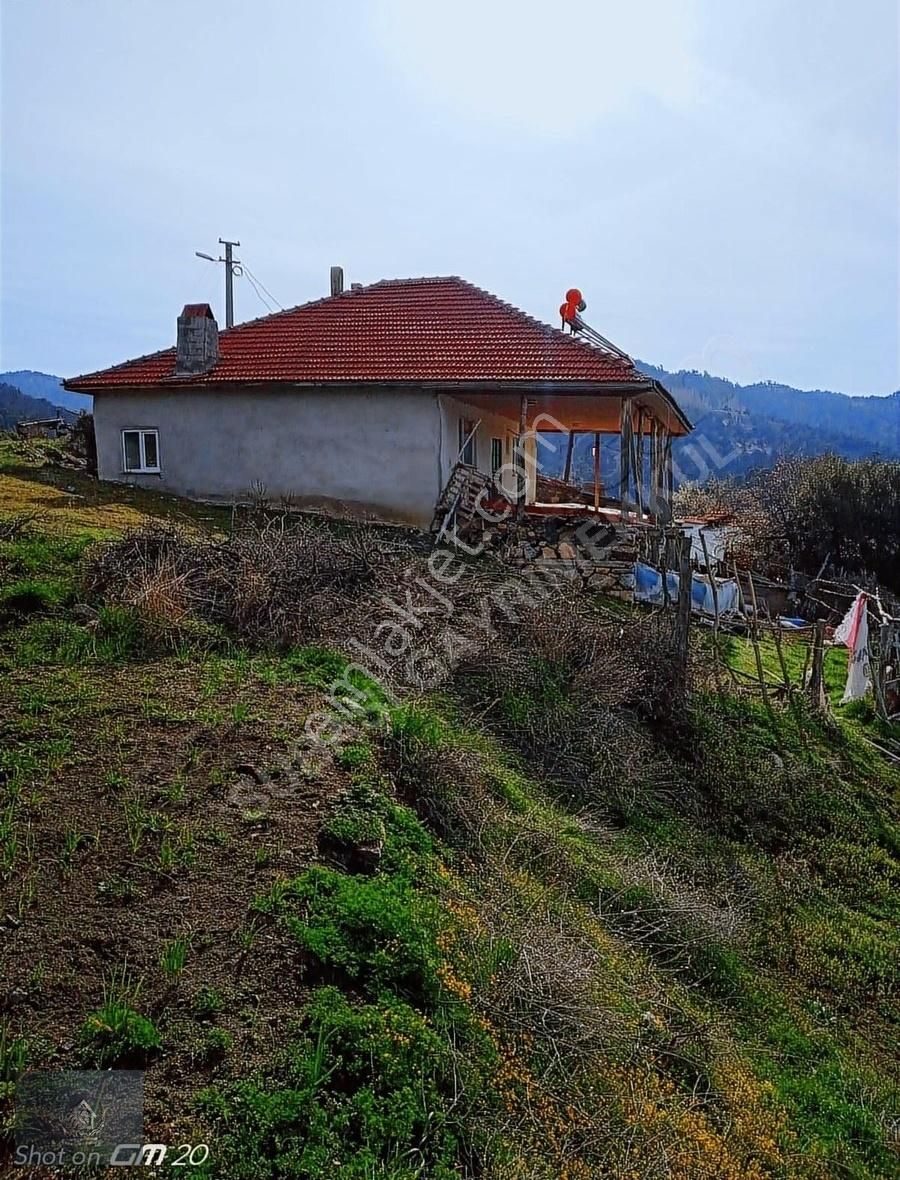 Yeşilova İğdir Köyü Satılık Tarla Köy İçi Ev Yapımına Uygun Elk-su Alınabilen Yatırımlık Tarla