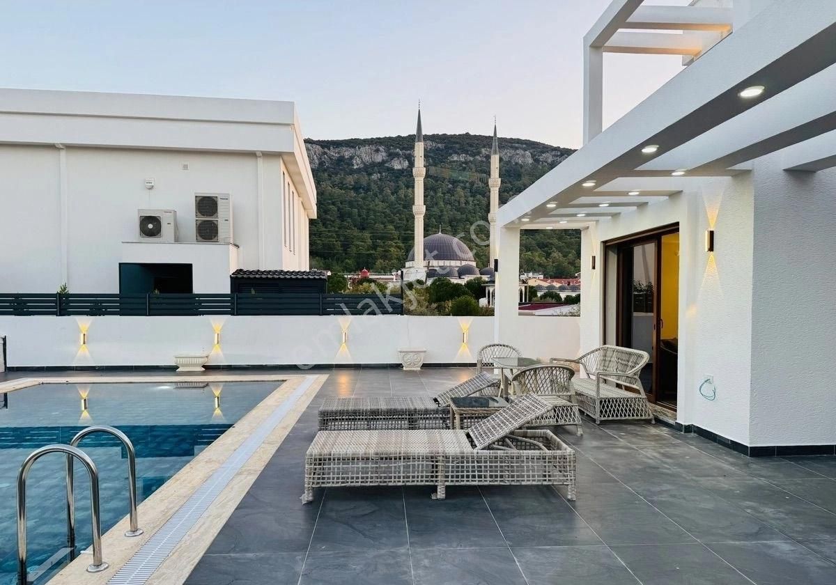 Didim Akbük’te Denize Yürüme Mesafesinde Ful Eşyalı 4+1 Tam Müstakil Lüx Villa 600 M2 Arsa Üzerinde - Görsel 22