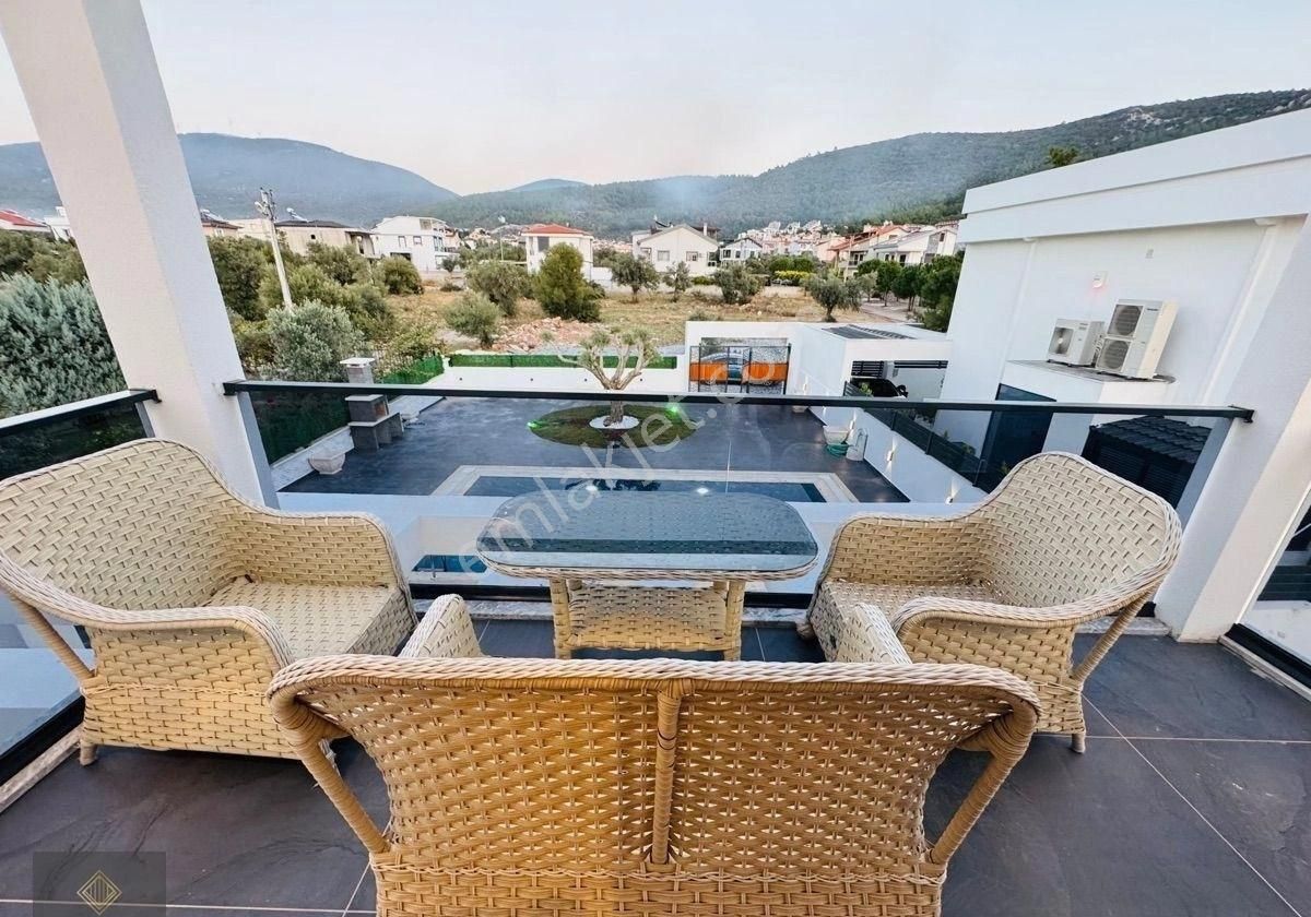 Didim Akbük’te Denize Yürüme Mesafesinde Ful Eşyalı 4+1 Tam Müstakil Lüx Villa 600 M2 Arsa Üzerinde - Görsel 16