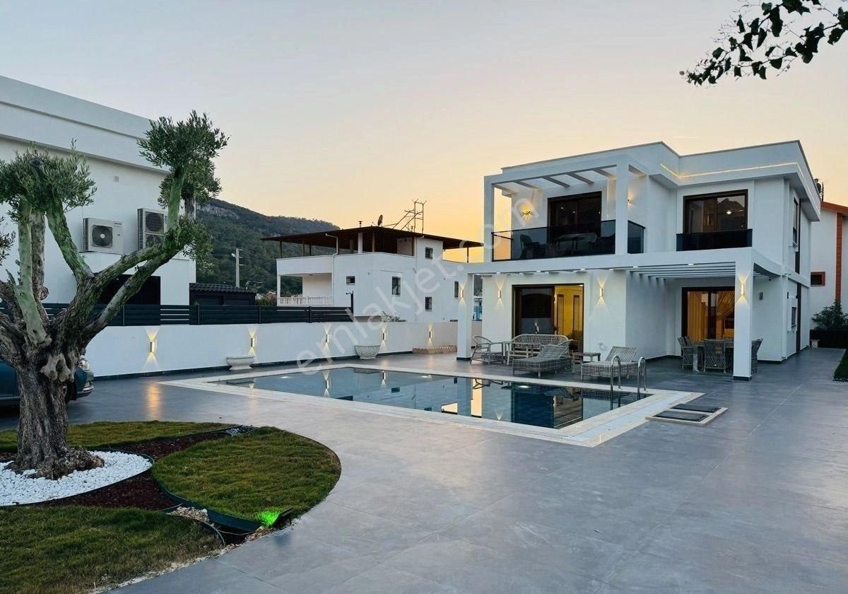 Didim Akbük Satılık Villa Didim Akbük’te Denize Yürüme Mesafesinde Ful Eşyalı 4+1 Tam Müstakil Lüx Villa 600 M2 Arsa Üzerinde