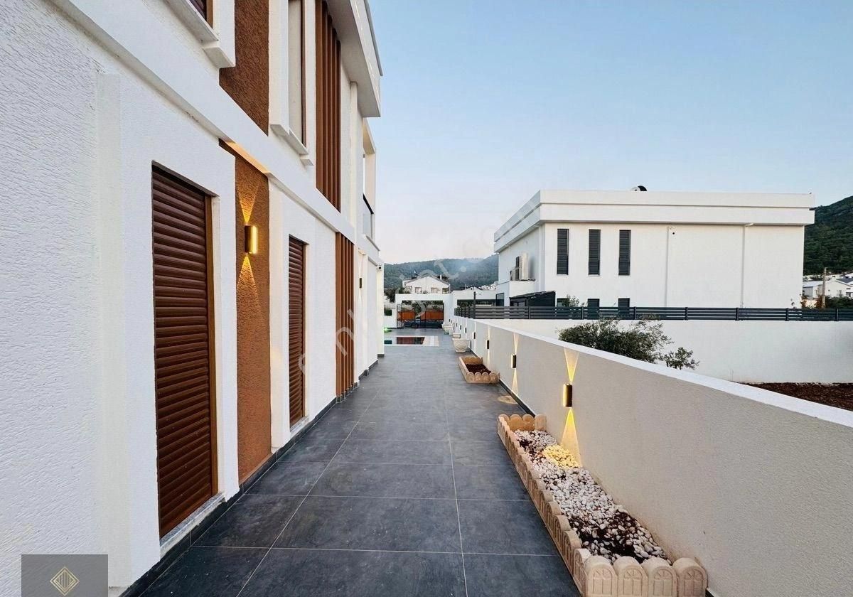 Didim Akbük’te Denize Yürüme Mesafesinde Ful Eşyalı 4+1 Tam Müstakil Lüx Villa 600 M2 Arsa Üzerinde - Görsel 9