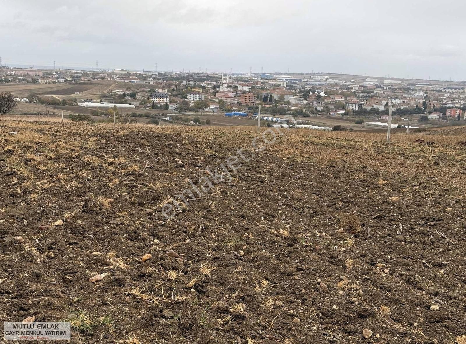 Silivri Değirmenköy İsmetpaşa Satılık Tarla Mutlu Emlak 526metre Deniz Manzaralı Merkeze Yakın Hisseli Tarla