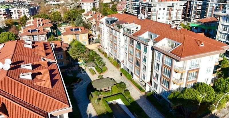 Büyükçekmece Pınartepe Satılık Daire Elmastan Flora Park Evlerinde 5+2 300m2 Daire!