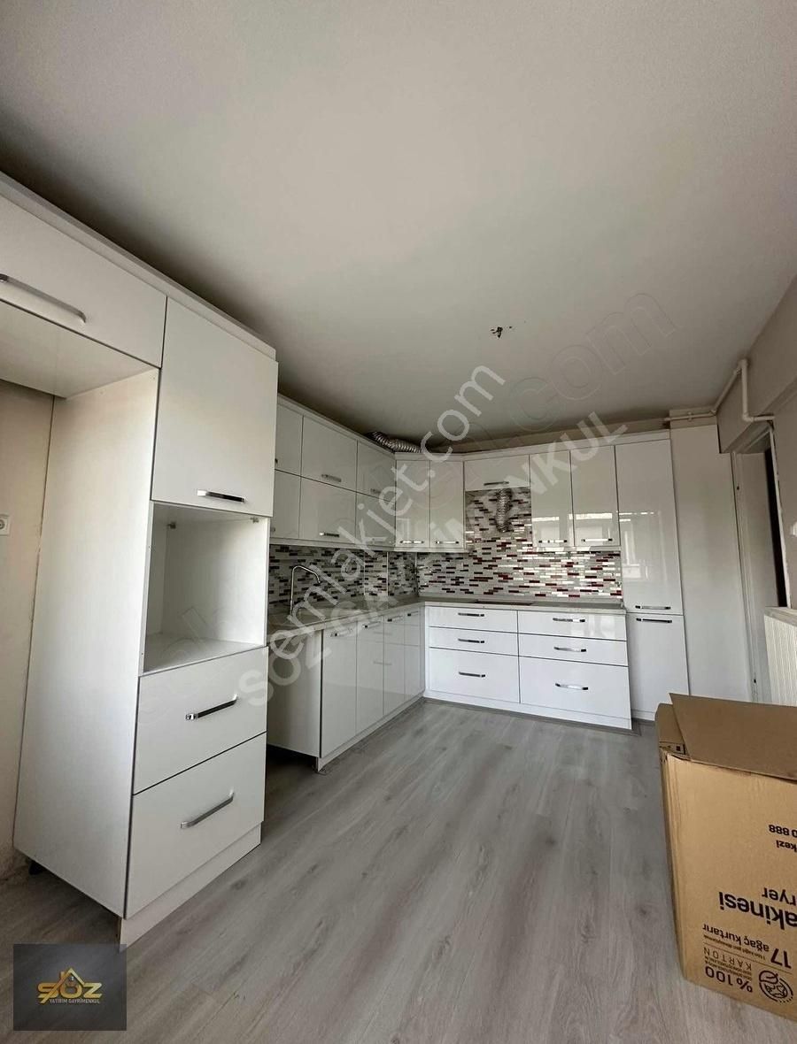 Akhisar Ragıp Bey Satılık Daire Ragıpbey Çarşının Merkezinde Tadilatlı 3+1 130m2 Satılık Daire