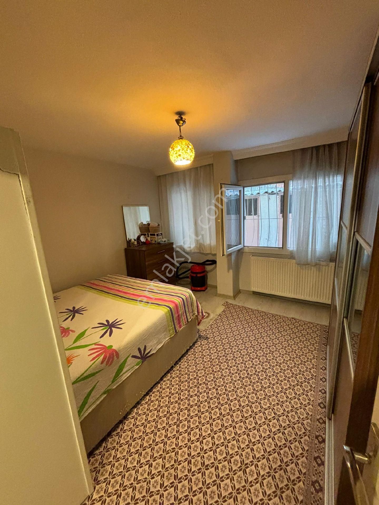 Buca Laleli Satılık Daire Buca Laleli Mahde 2+1 85m2 Dgazlı Satılık Daire