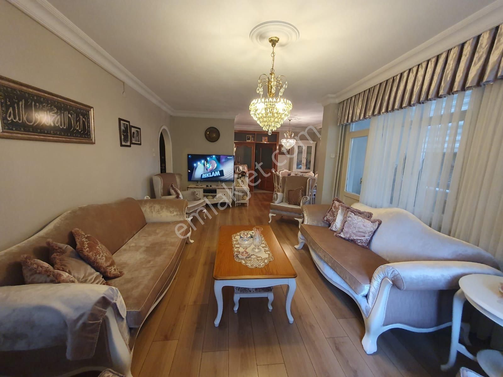 Kadıköy Bostancı Satılık Daire Şenesenevler Minibüse 1.paralelde, 4+1 Net 140m2 Daire