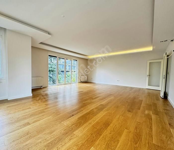 Kadıköy Göztepe Satılık Daire Göztepe Taşmektep Sokakta Katta Tek 185 M² Net 4+1 Satılık Daire