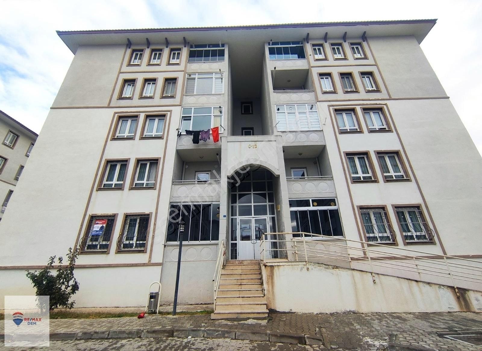 Erzincan Merkez Ulalar Satılık Daire Remax Dem'den Ulalar Toki Konutlarında 3+1 Satılık Daire