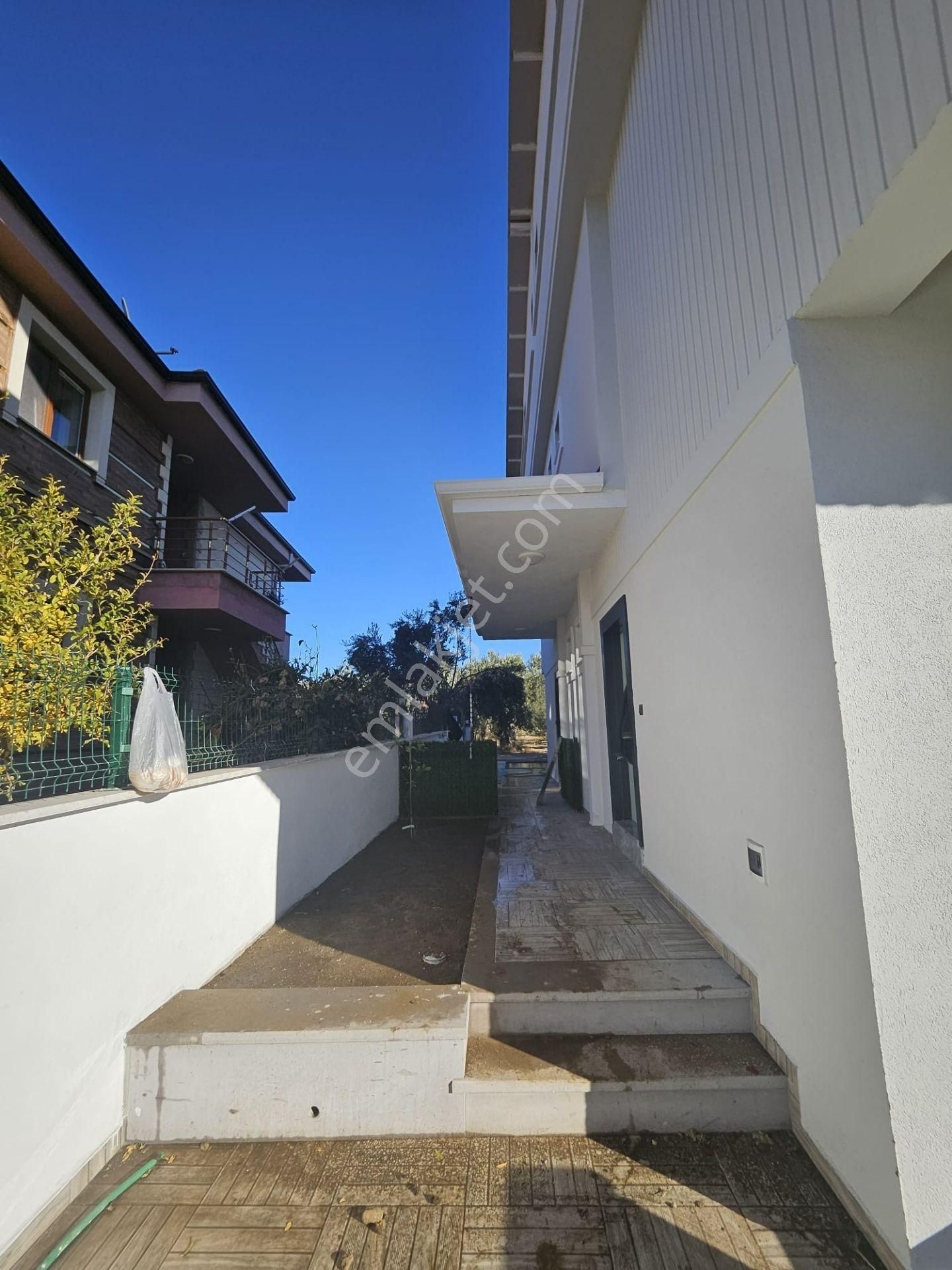 Altınoluk Avcılar Da 3+1 Denize 350 M Mesafede Sıfır Satılık Villa - Görsel 12