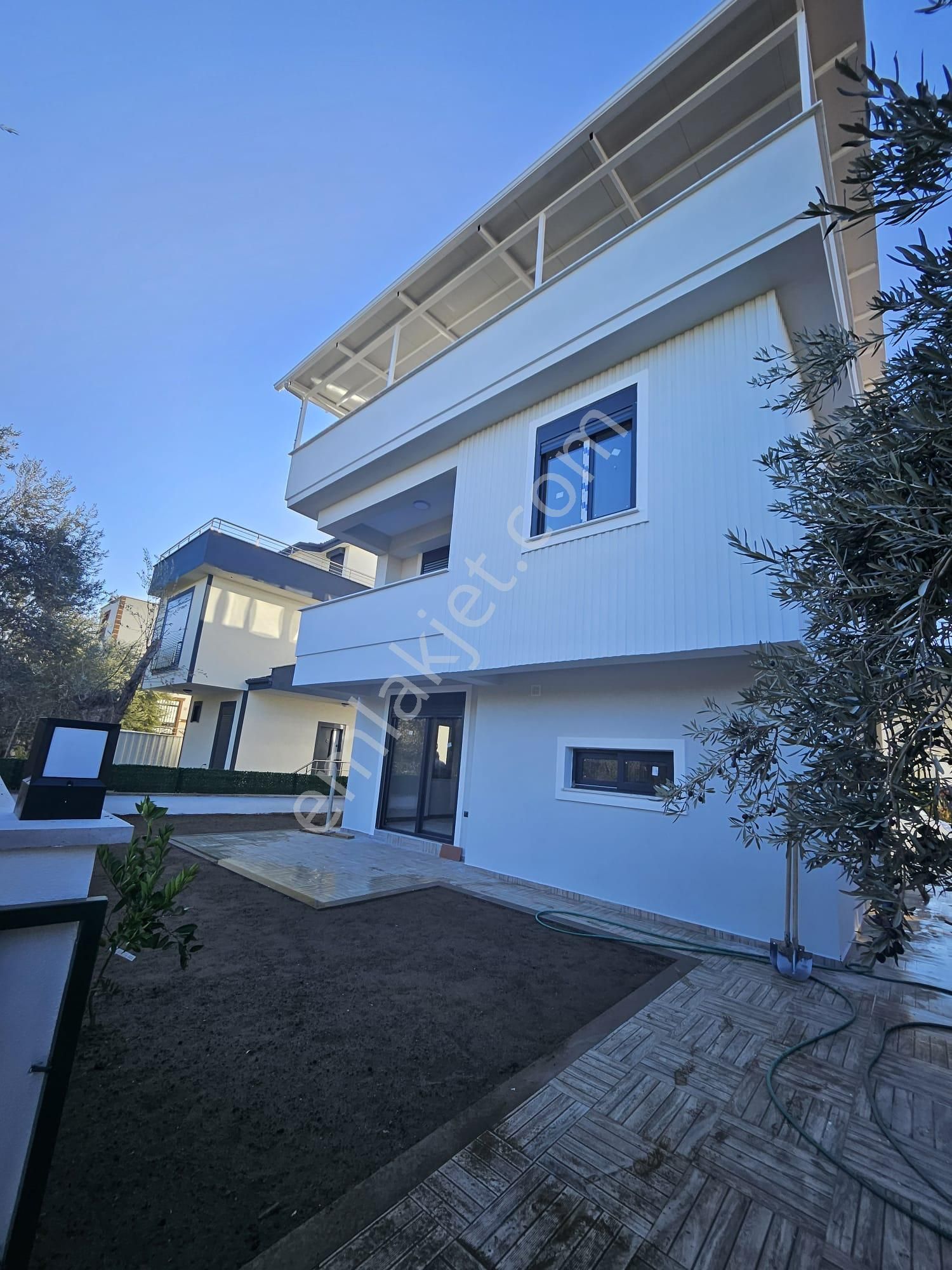 Altınoluk Avcılar Da 3+1 Denize 350 M Mesafede Sıfır Satılık Villa - Görsel 4