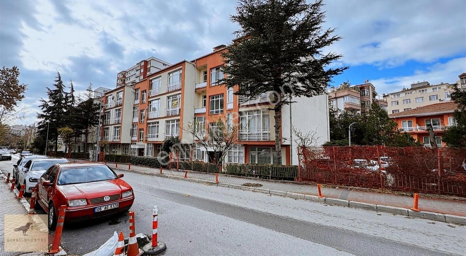 Çankaya Ön Cebeci Satılık Daire Satılık, Kolejde, Site İçinde, 2.kat, 2+1, Otoparklı, Boş Daire