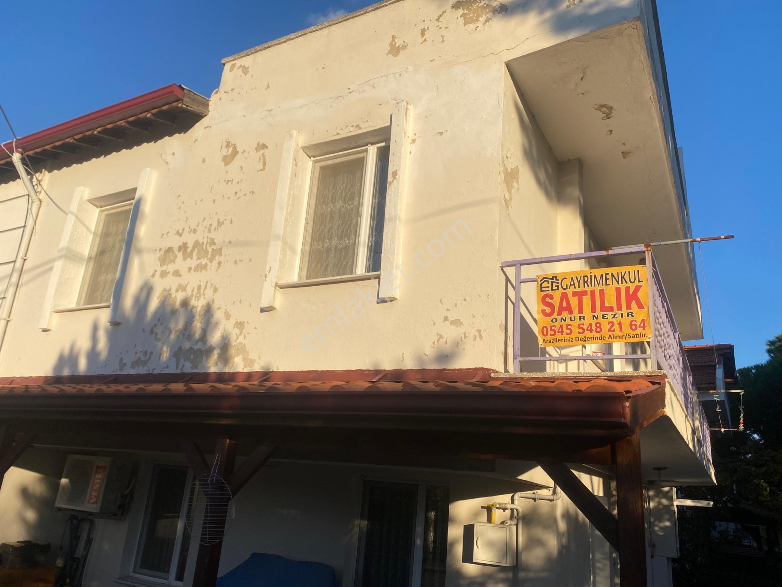 Urla Zeytinalanı Satılık Villa Urla Zeytinalanı Mahallesinde Hemişin Site Yakını 3+1 Doğalgazlı Satılık Villa