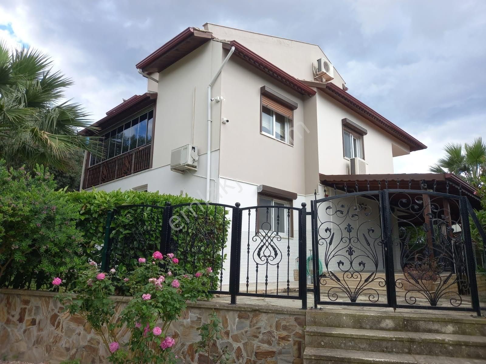 Kuşadası Değirmendere Satılık Villa Kuşadası Satılık Müstakil, Tripleks Villa