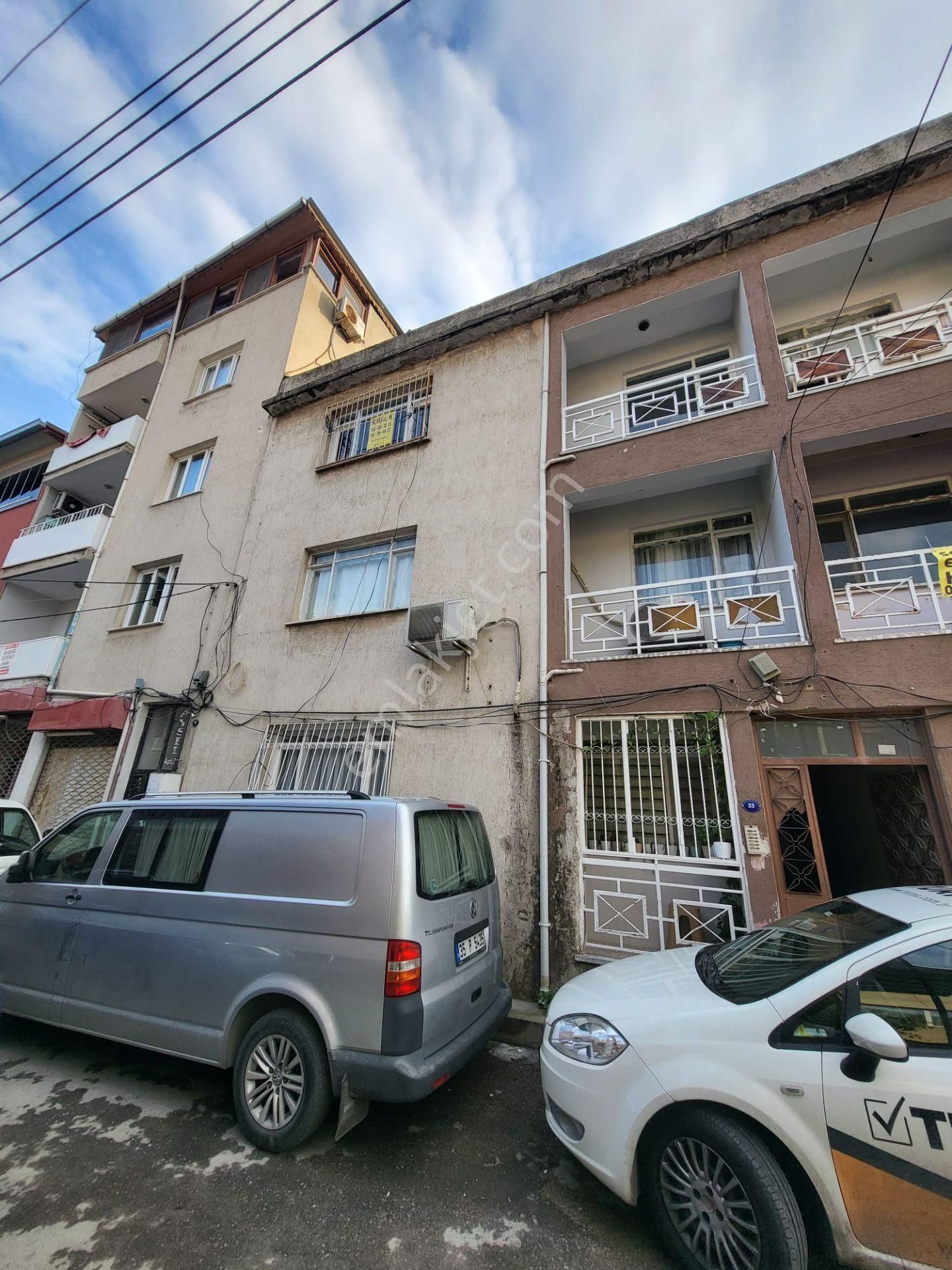 Karabağlar Selvili Kiralık Daire Turpa'dan Selvili Mah.'de Kiralık Uygun Fiyatlı 2+1 Daire