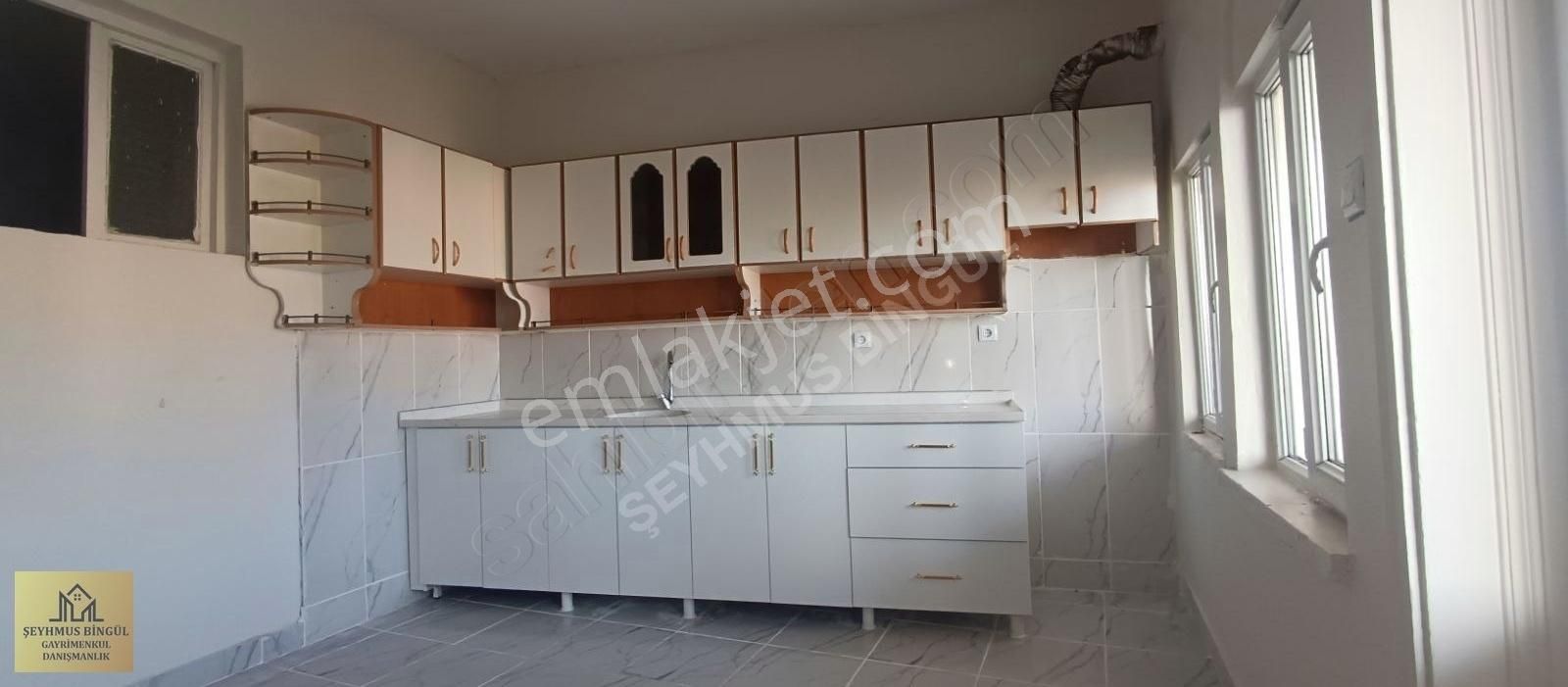 Artuklu Savurkapı Kiralık Daire Eski Devlet Hastanesi Bitişiği Yola Sıfır 3+1