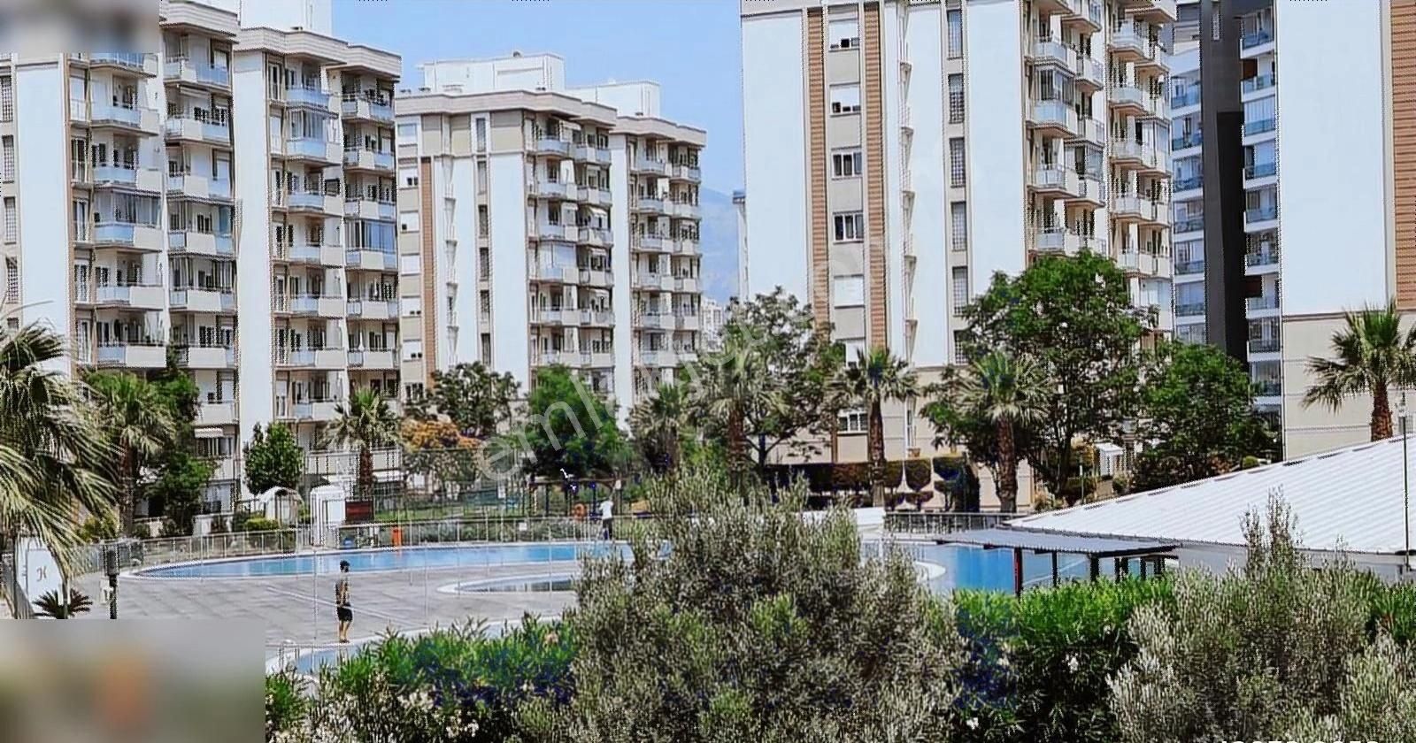 Karşıyaka Mavişehir Satılık Daire Mavişehir Karya Sitesinde , Lüx Tadilatlı , 3+1 Satılık Daire