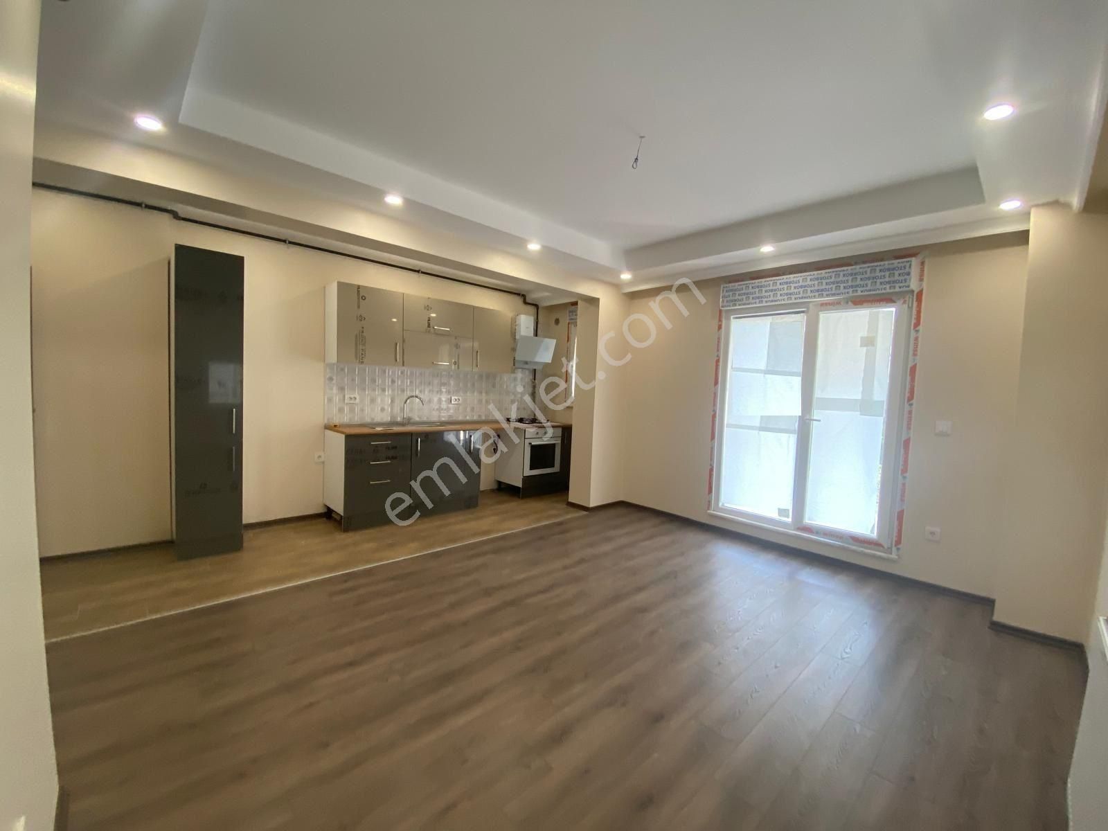 İstanbul Bahçelievler Bahçe Katı Kiralık Daire Bahçelievler Merkez'de Müstakil Tadında 2+1 Sıfır Daire