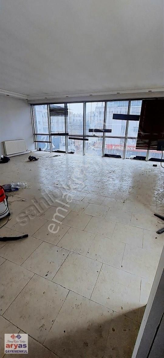 Cadde Üzerinde 5 Katlı Bina - Görsel 8