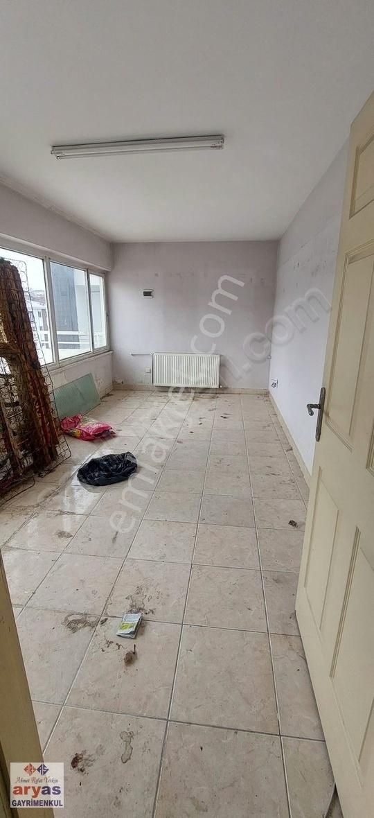 Cadde Üzerinde 5 Katlı Bina - Görsel 7