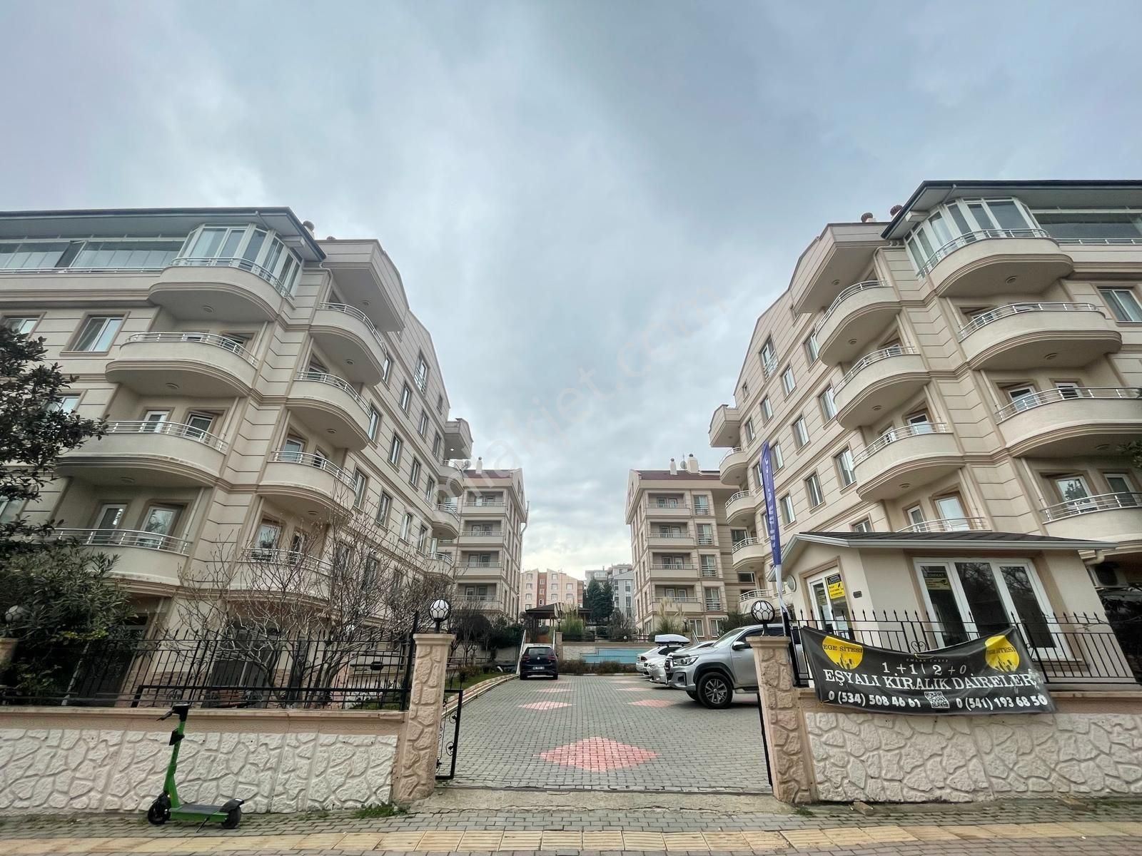 Ais Gayrimenkul'den Site İçerisinde Kiralık Daire