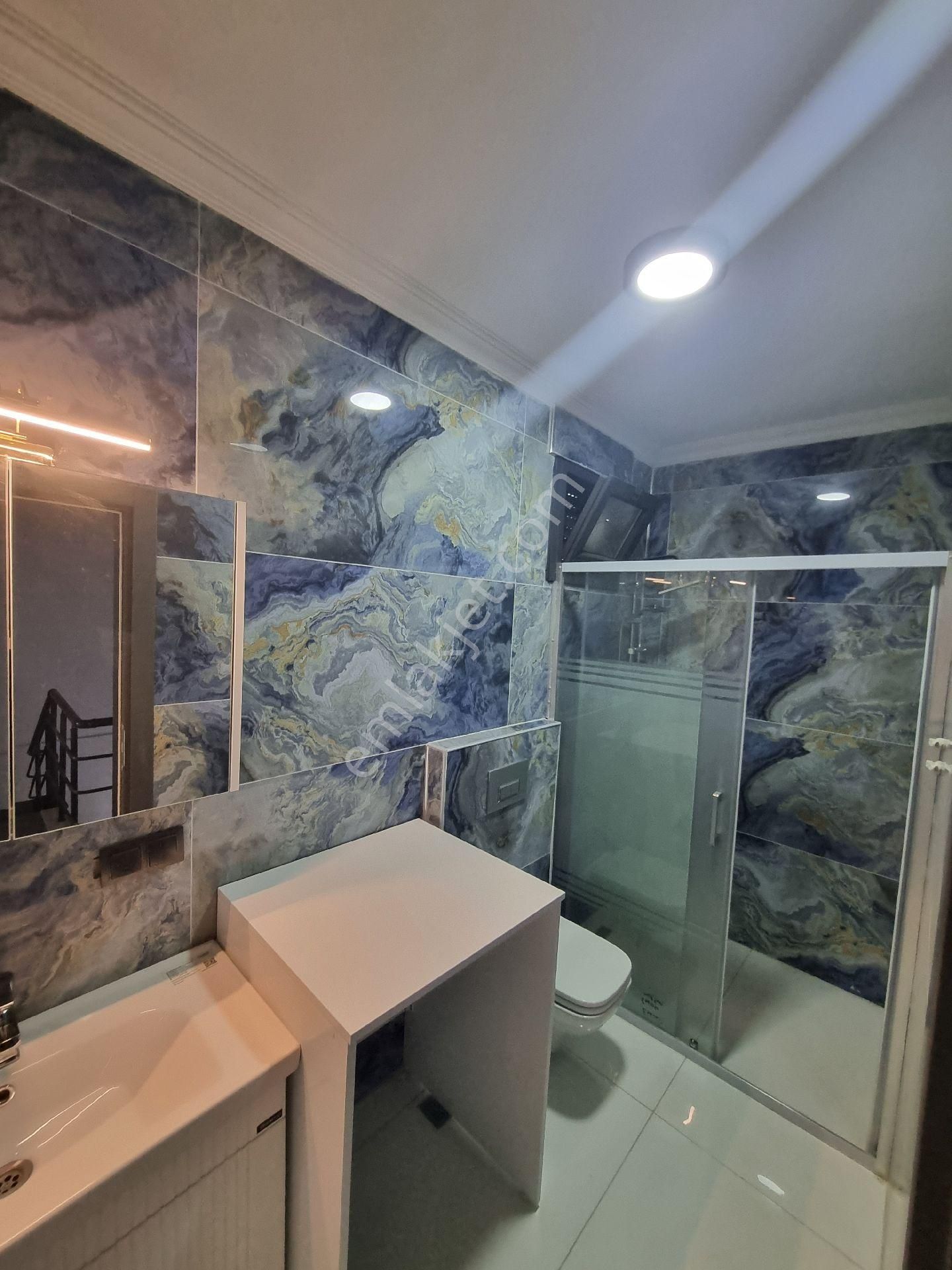 Ayvada'dan Burhaniye İskele Mahallesinde Sıfır Lüks Tripleks - Görsel 16