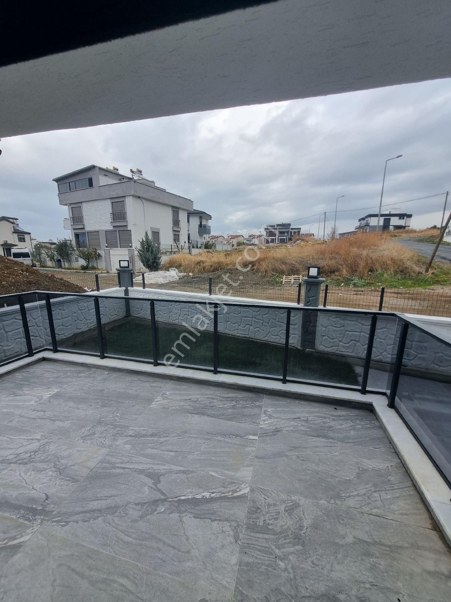 Ayvada'dan Burhaniye İskele Mahallesinde Sıfır Lüks Tripleks - Görsel 10