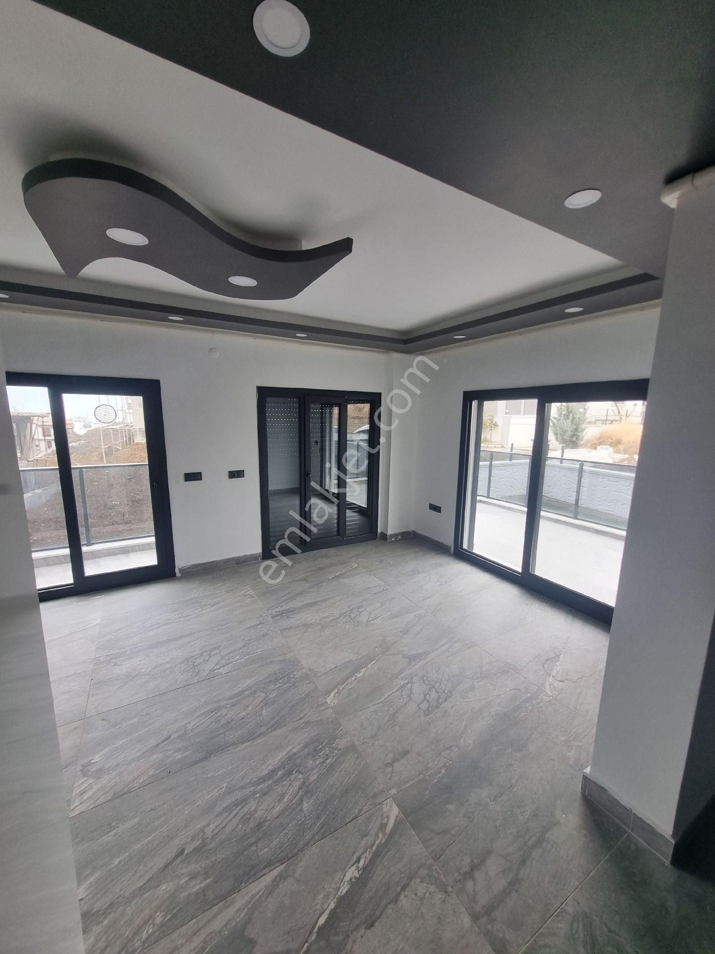 Ayvada'dan Burhaniye İskele Mahallesinde Sıfır Lüks Tripleks - Görsel 23