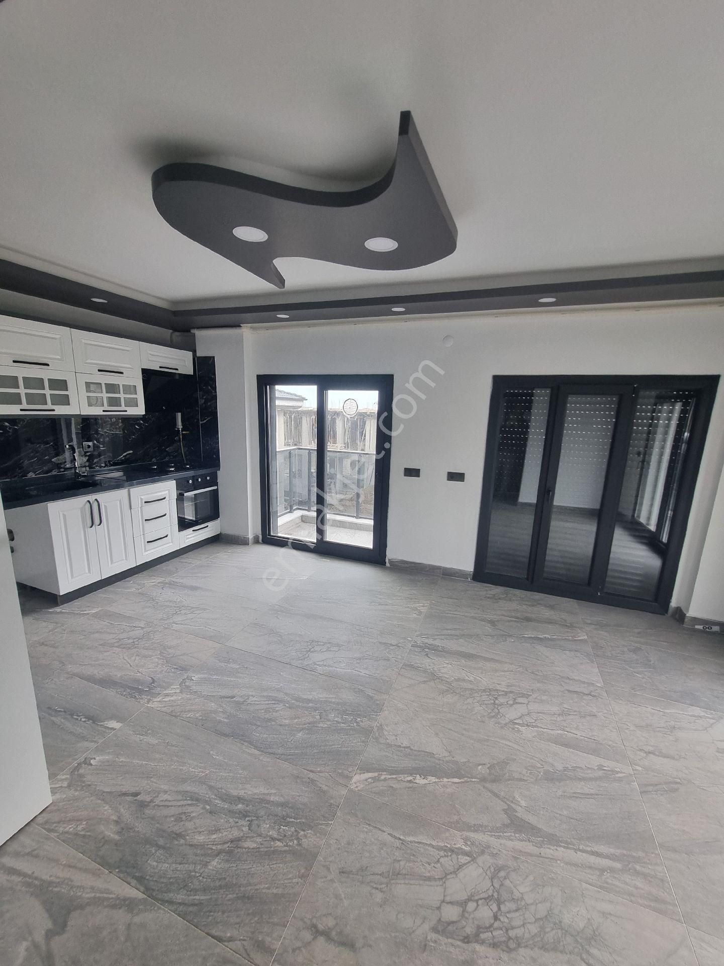 Ayvada'dan Burhaniye İskele Mahallesinde Sıfır Lüks Tripleks - Görsel 9