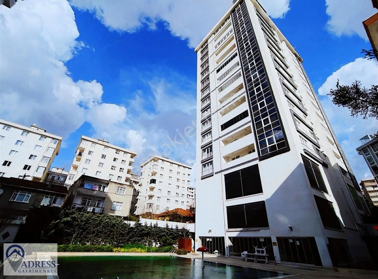 Ümraniye Mehmet Akif Satılık Daire Cesa Mirsu Sitesi Metroya Yakın Konumda Satılık 1+1