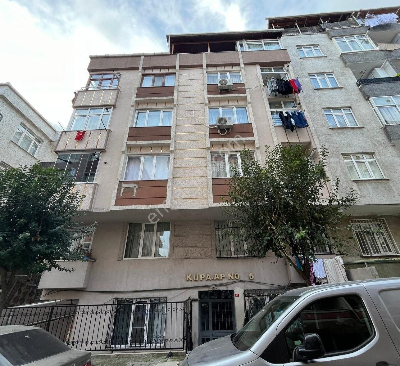 Güngören Mareşal Çakmak Satılık Daire Güngören Mareşal Çakmak Mah Satılık 2+1 Daire 20yş 3.kat Masrafsız