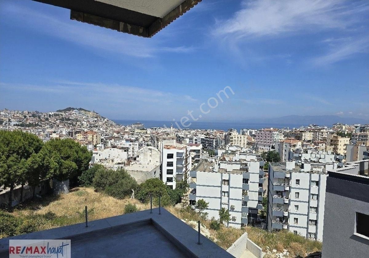 Kuşadası Ege Satılık Daire Kuşadası Ege Mahallesi'nde Satılık Deniz Manzaralı Daire