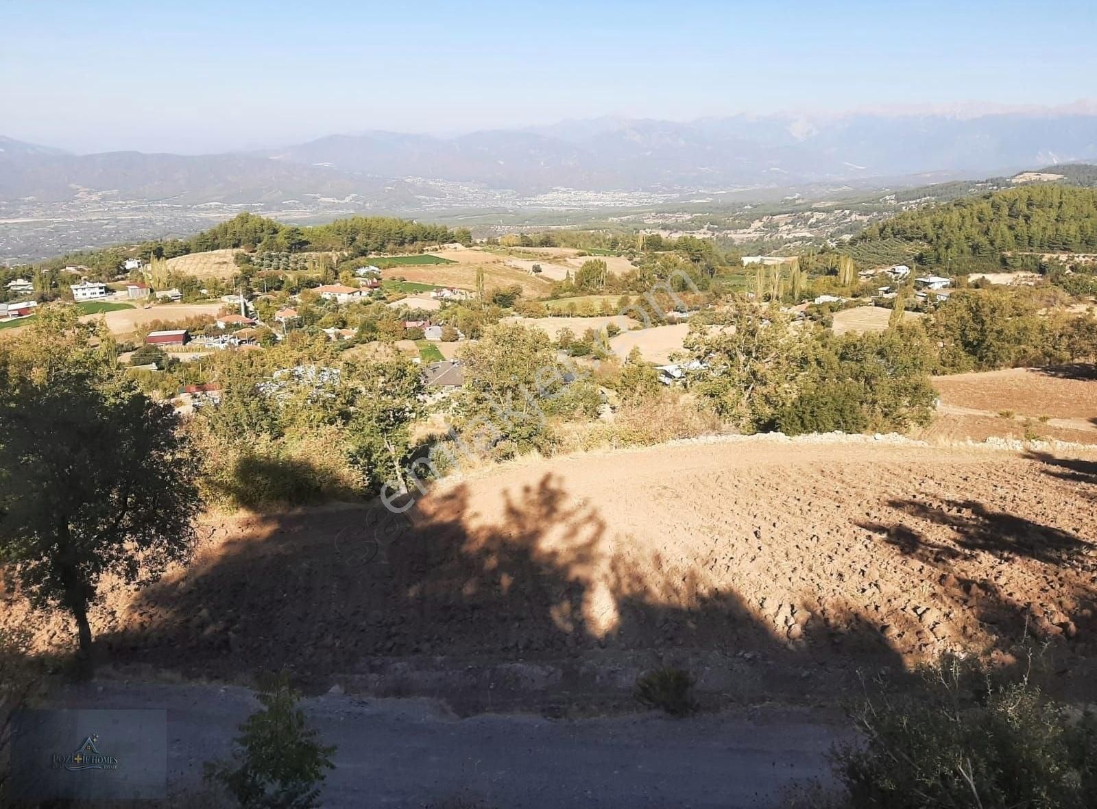 Seydikemer Yakaköy Satılık Tarla Yaka Köyde Yola Cepheli Hissesiz Satılık Tarla