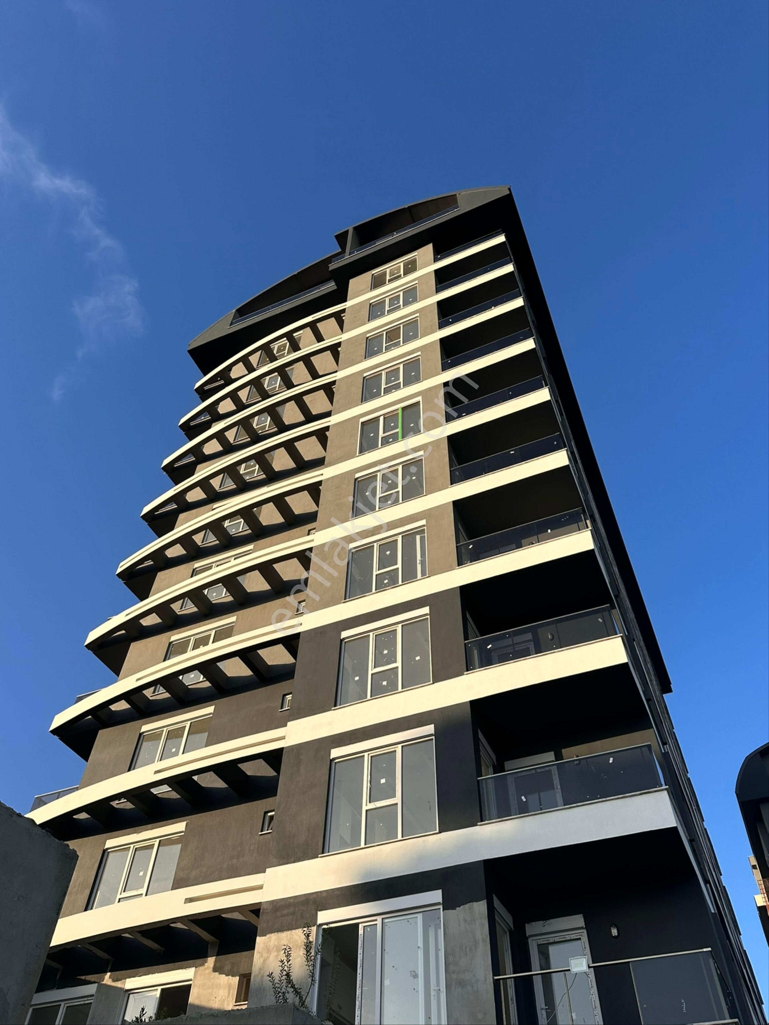 Alanya Avsallar Satılık Daire Park Tower 1+1 Deniz Manzaralı Satılık