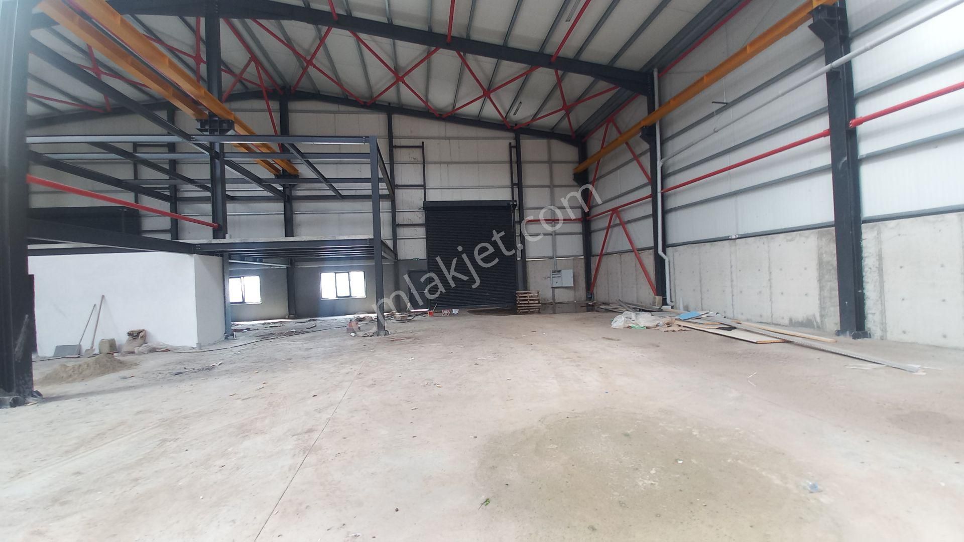 Kocaeli Başiskele Kiralık Depo Eskidjiden Kullarda Enpay In Yakınında 2000 M2 Kapalı Depo