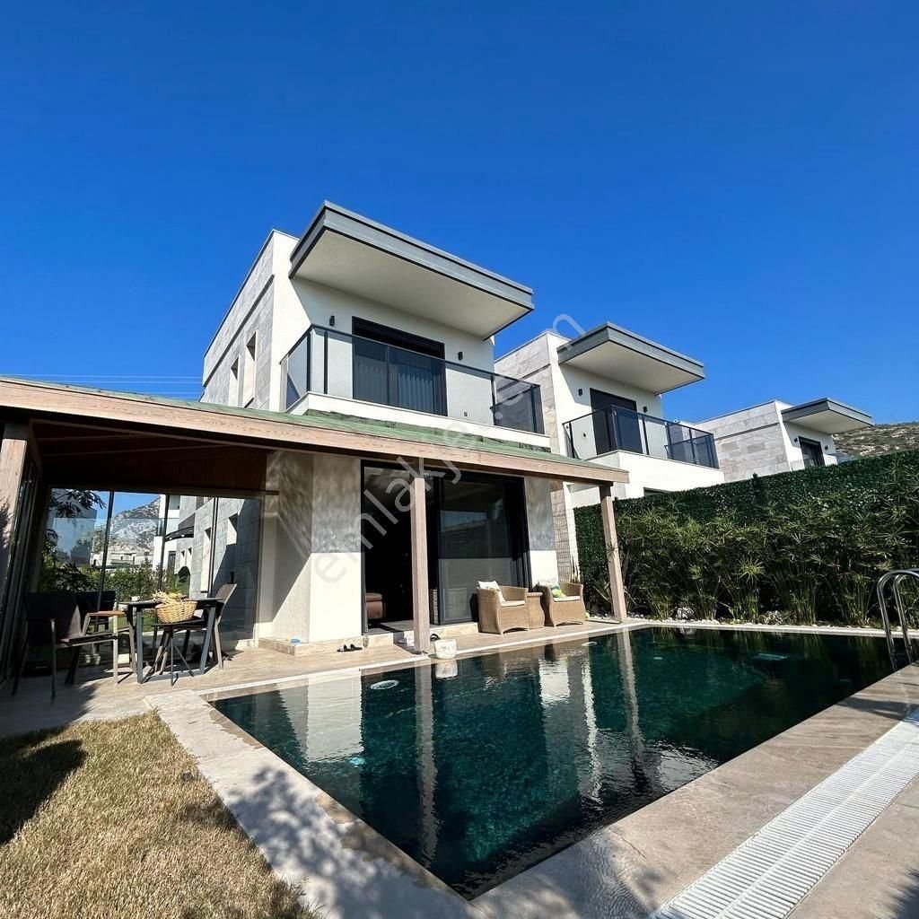 Bodrum Müskebi Satılık Villa Bodrum Ortakent Merkezde Müstakil Havuzlu Ada Mutfaklı 3+1 Villa