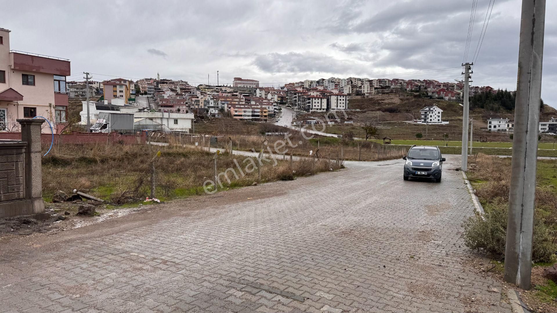 Karesi Kuva-İ Milliye Satılık Konut İmarlı Balıkesir Karaesi Kuva-i Milliye Mah 262 M2 Arsa