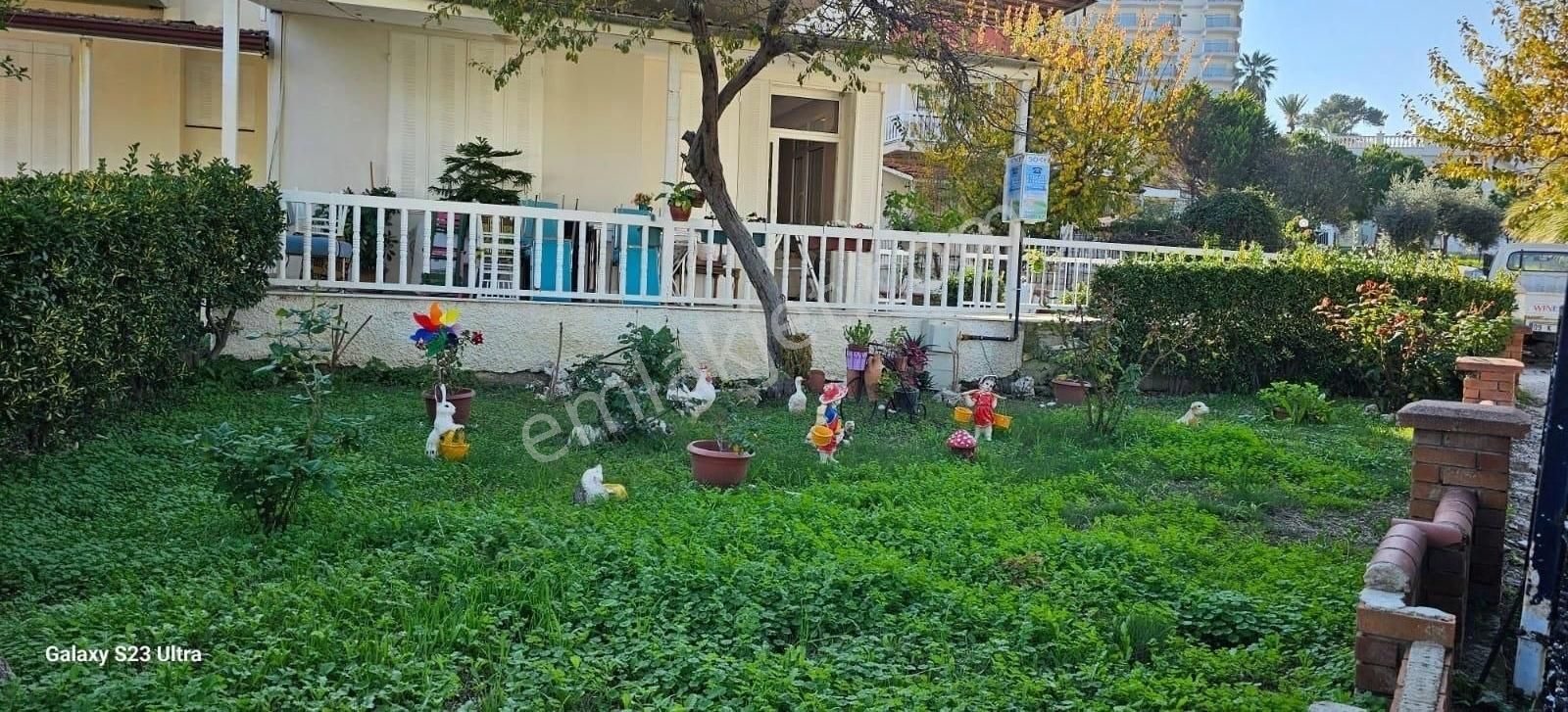 Kuşadası Kadınlar Denizi Kiralık Villa Kuşadası Kadınlar Denizinde Bahçeli Dogalgazlı Bakml 3+1 Havuzlu