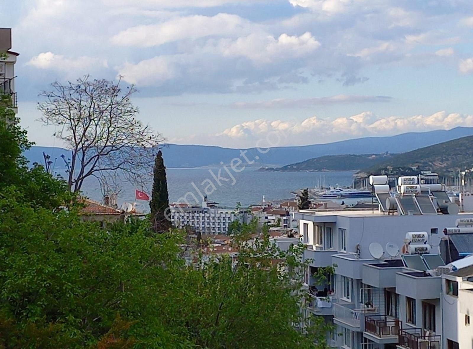 Kuşadası Alacamescit Satılık Daire Kuşadası Merkezde Deniz Manzaralı 2 Yıllık Bınada Arakat