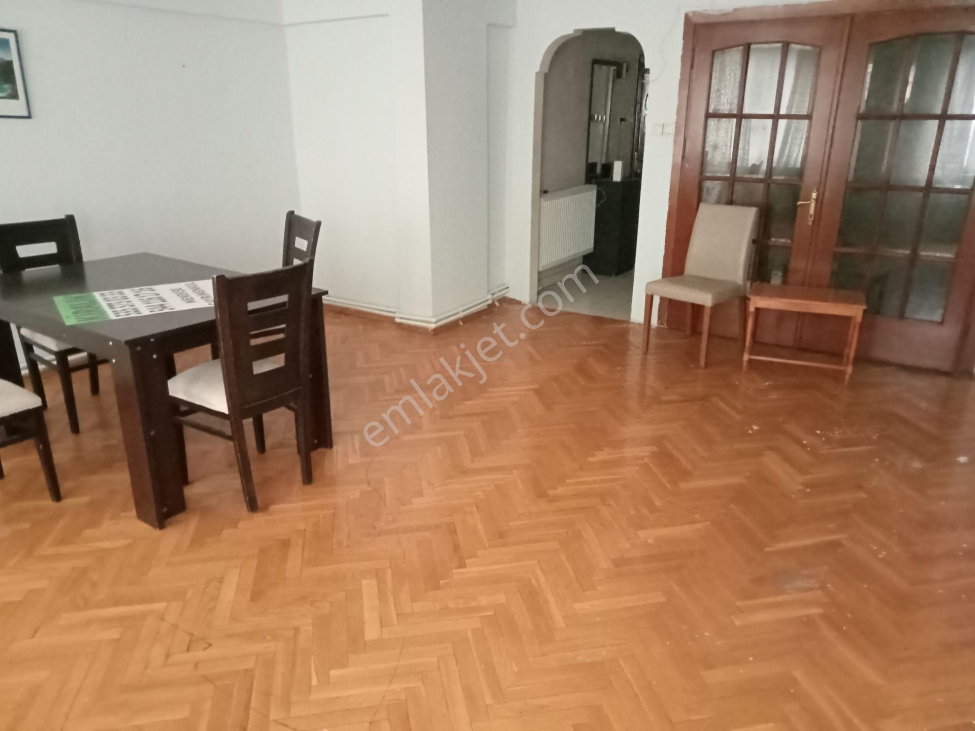 Osmangazi Ahmetpaşa Kiralık Daire Altıparmak Ahmetpaşa Mahallesinde 2. Kat 2+1 Kombili Kiralık Daire